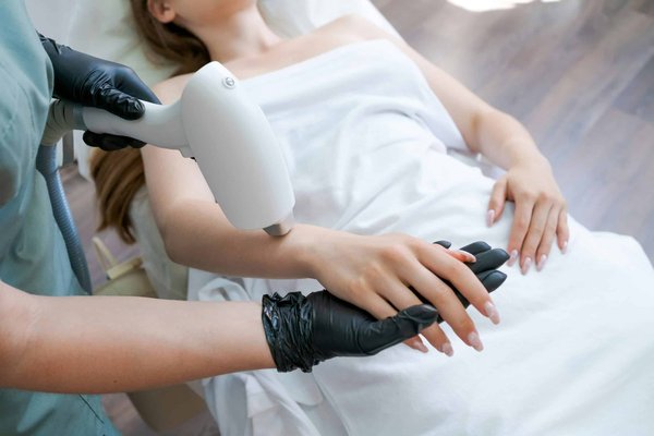 Comparatif 2024 : meilleur épilateur lumière pulsée